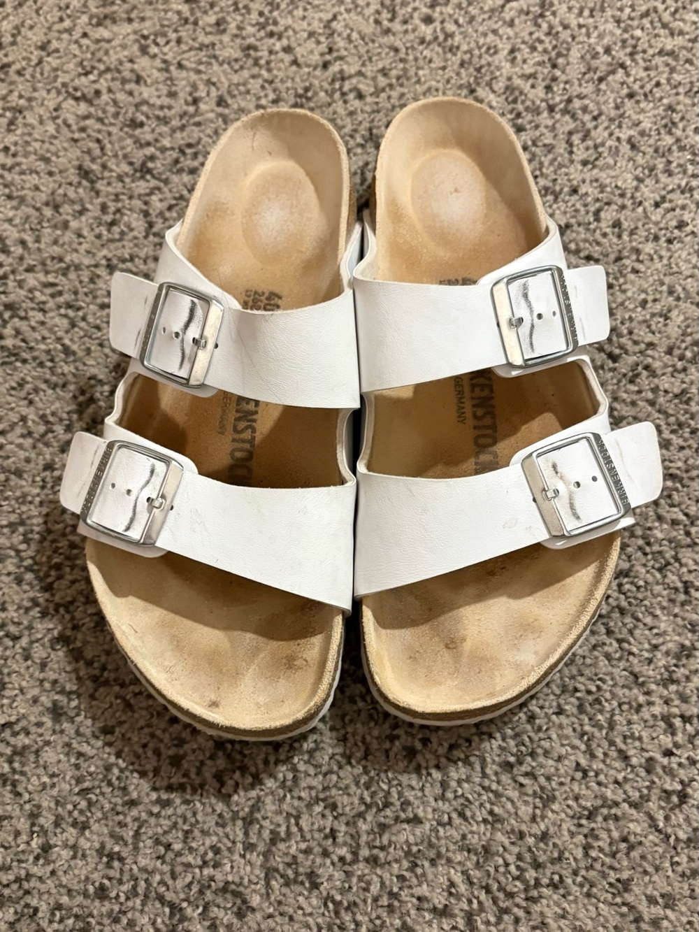 Birkenstock Arizona Sandal in white SZ 40